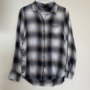 Lucky brand light weight flannel size small